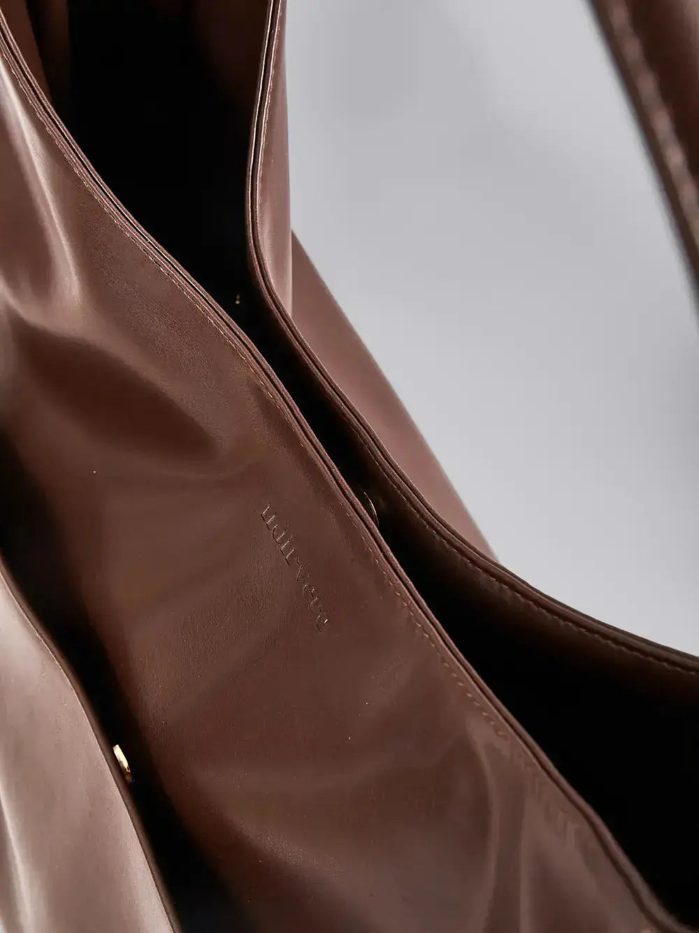 Noir Essence | Bolso de Piel Vegana Sofisticado Mujer