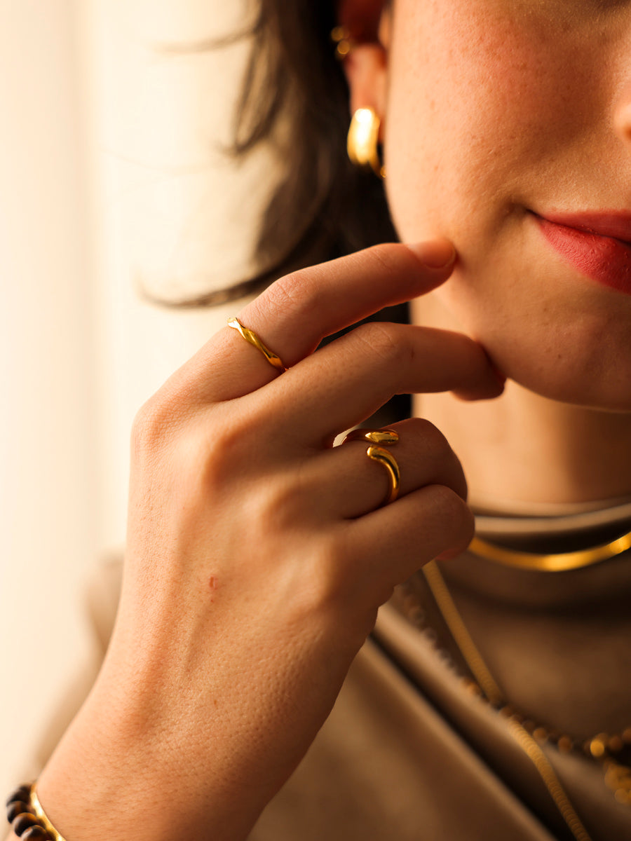 Anillo Curvo Moderno