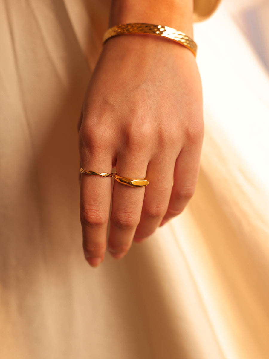 Anillo Curvo Moderno