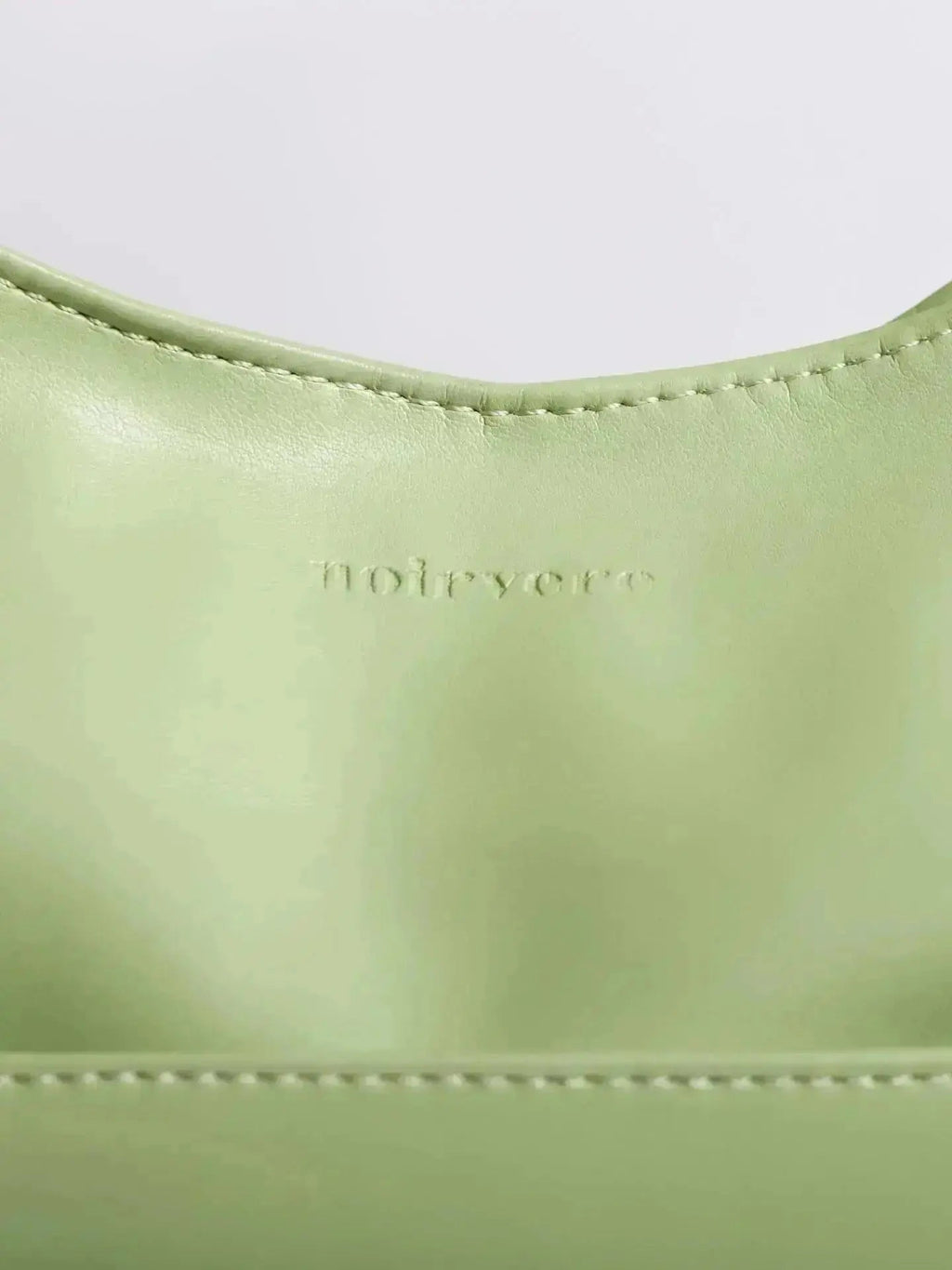Noir Essence | Bolso de Piel Vegana Sofisticado Mujer