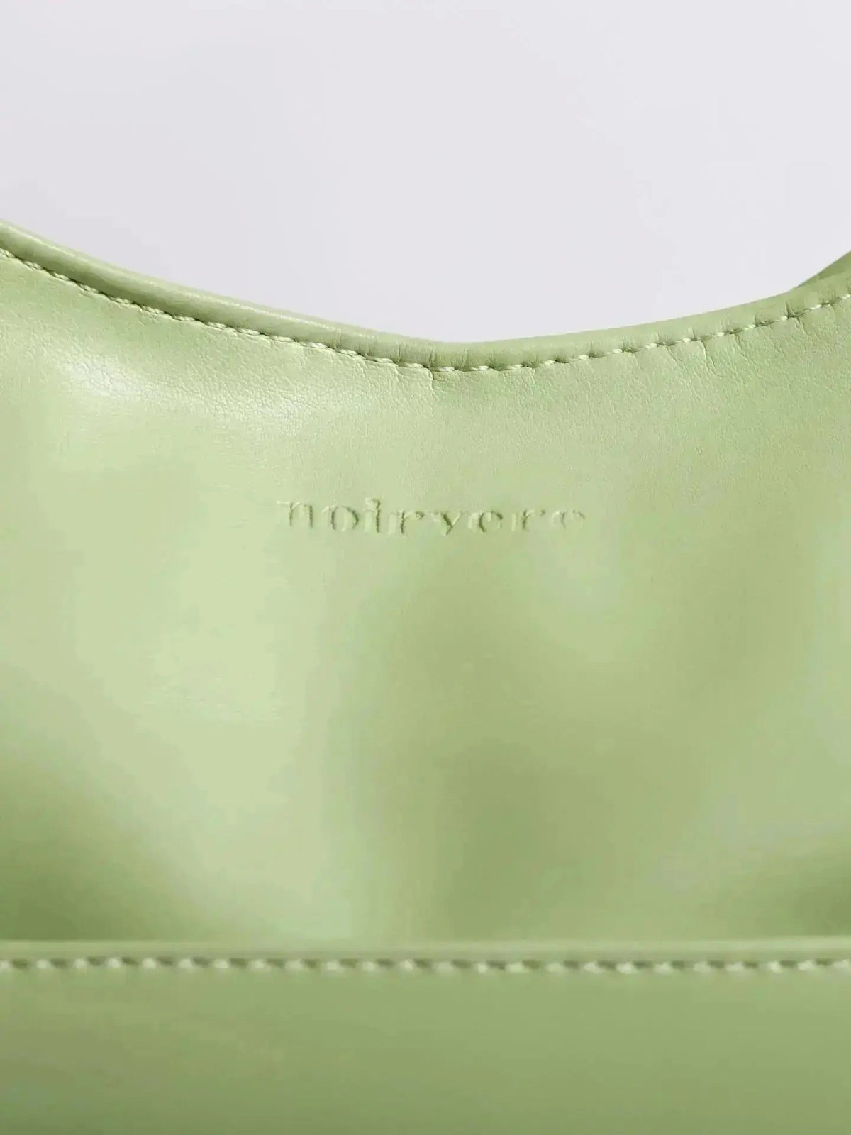 Noir Essence | Bolso de Piel Vegana Sofisticado Mujer