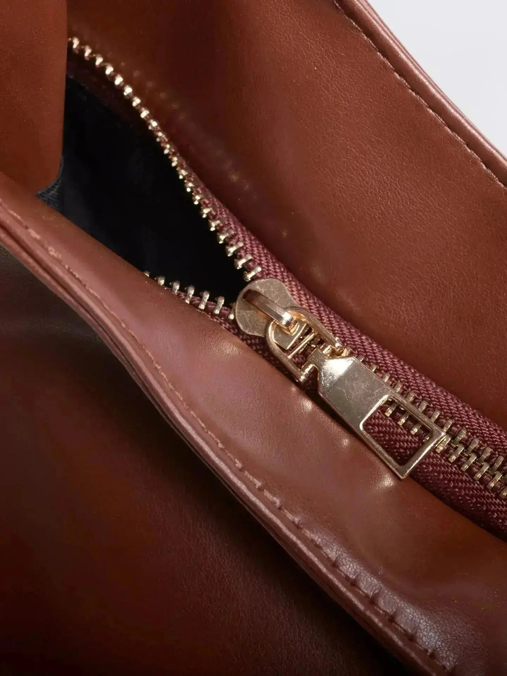 Noir Essence | Bolso de Piel Vegana Sofisticado Mujer