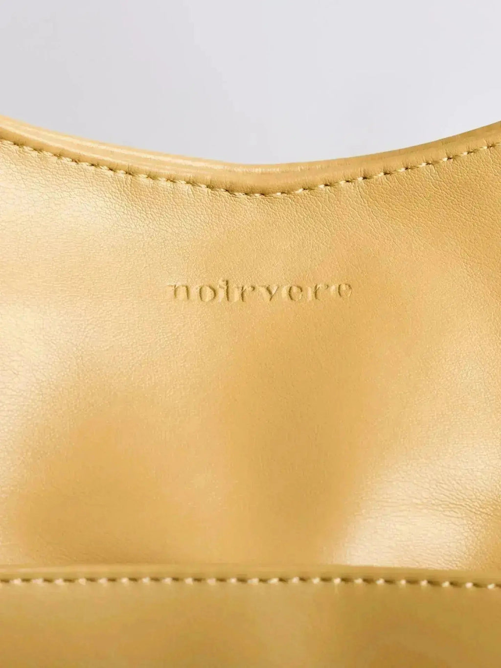 Noir Essence | Bolso de Piel Vegana Sofisticado Mujer