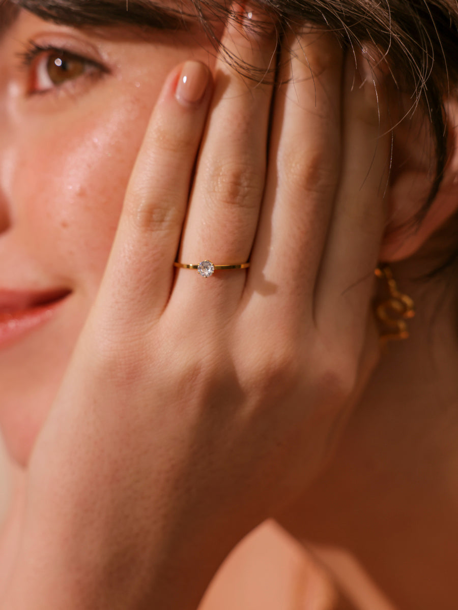 Anillo con Circonita Brillante
