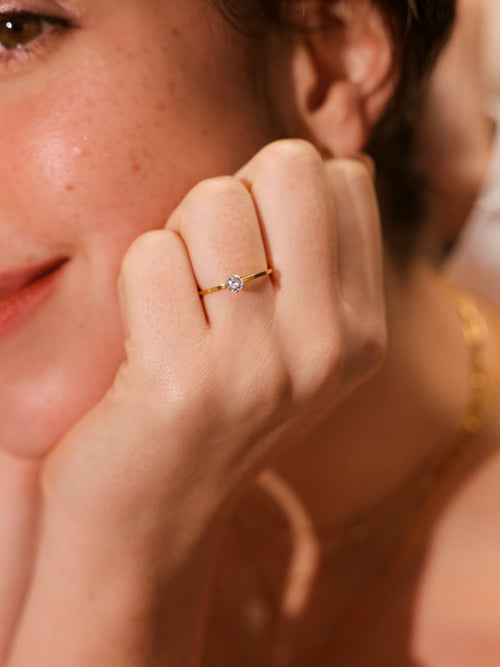 Anillo con Circonita Brillante