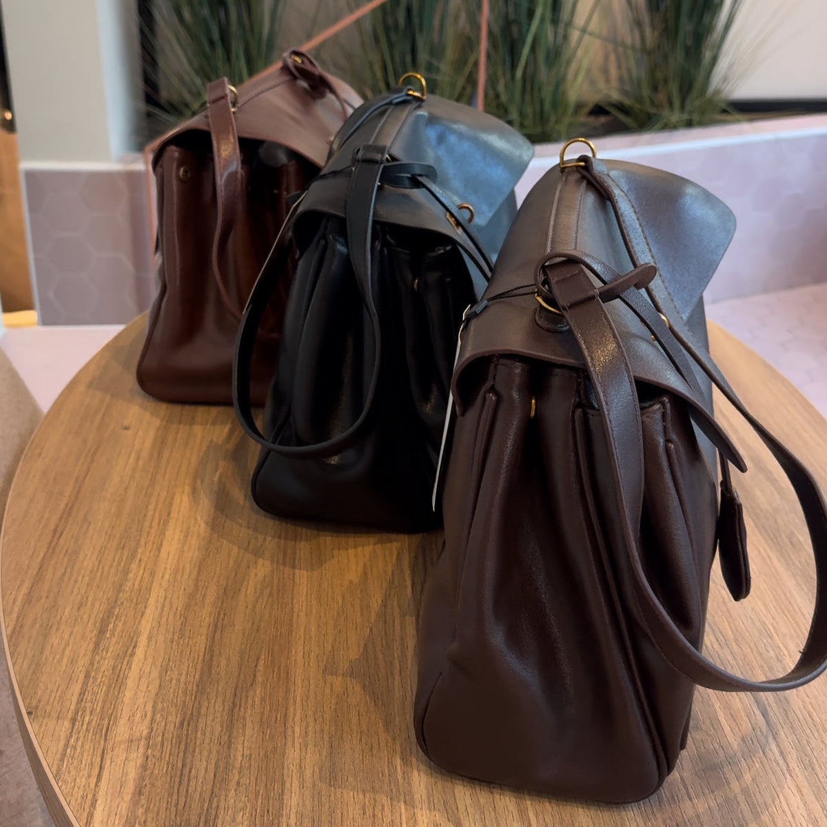 Ciara | Bolso Vintage de Cuero Vegano Negro Mujer