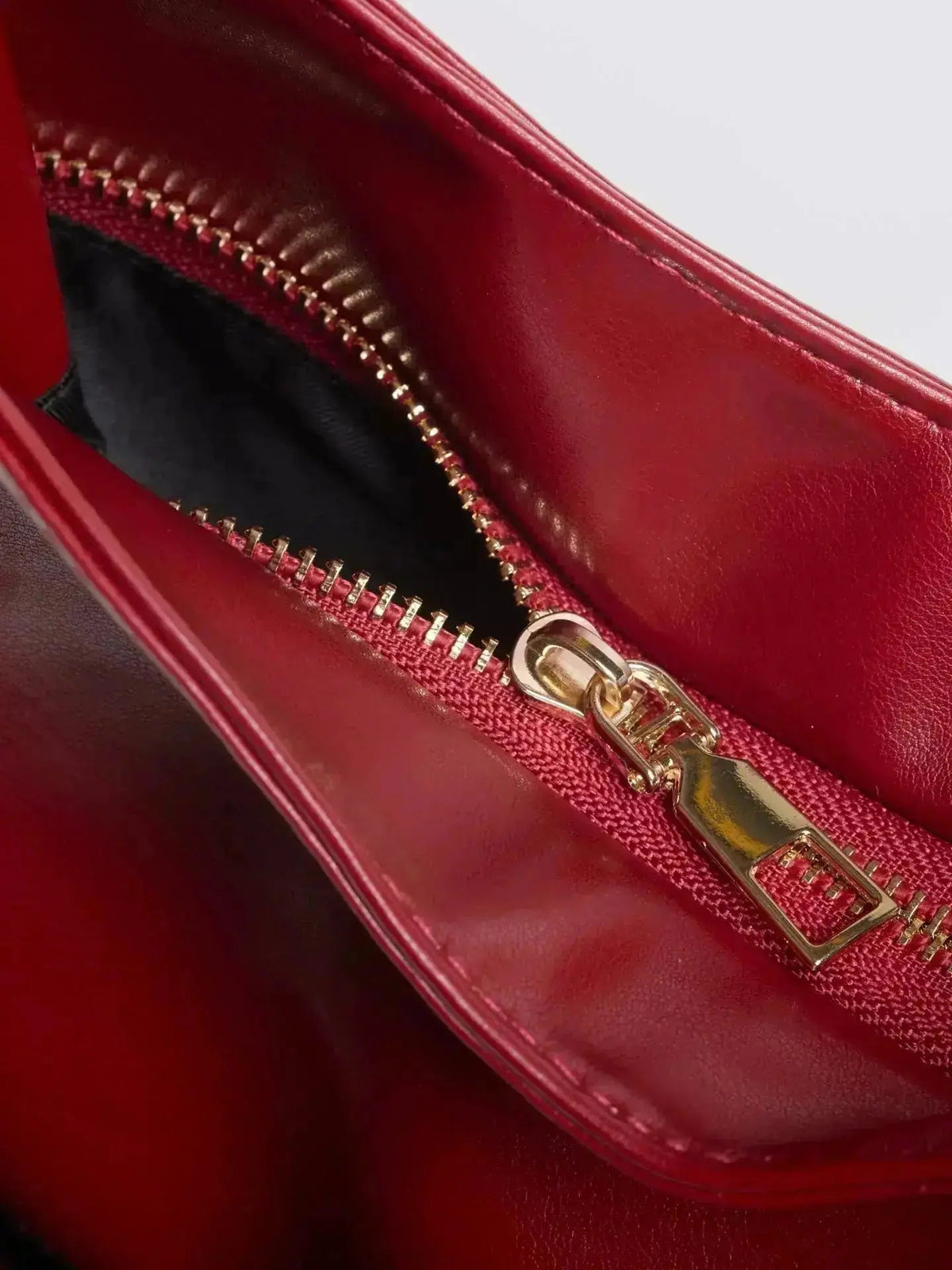 Noir Essence | Bolso de Piel Vegana Sofisticado Mujer