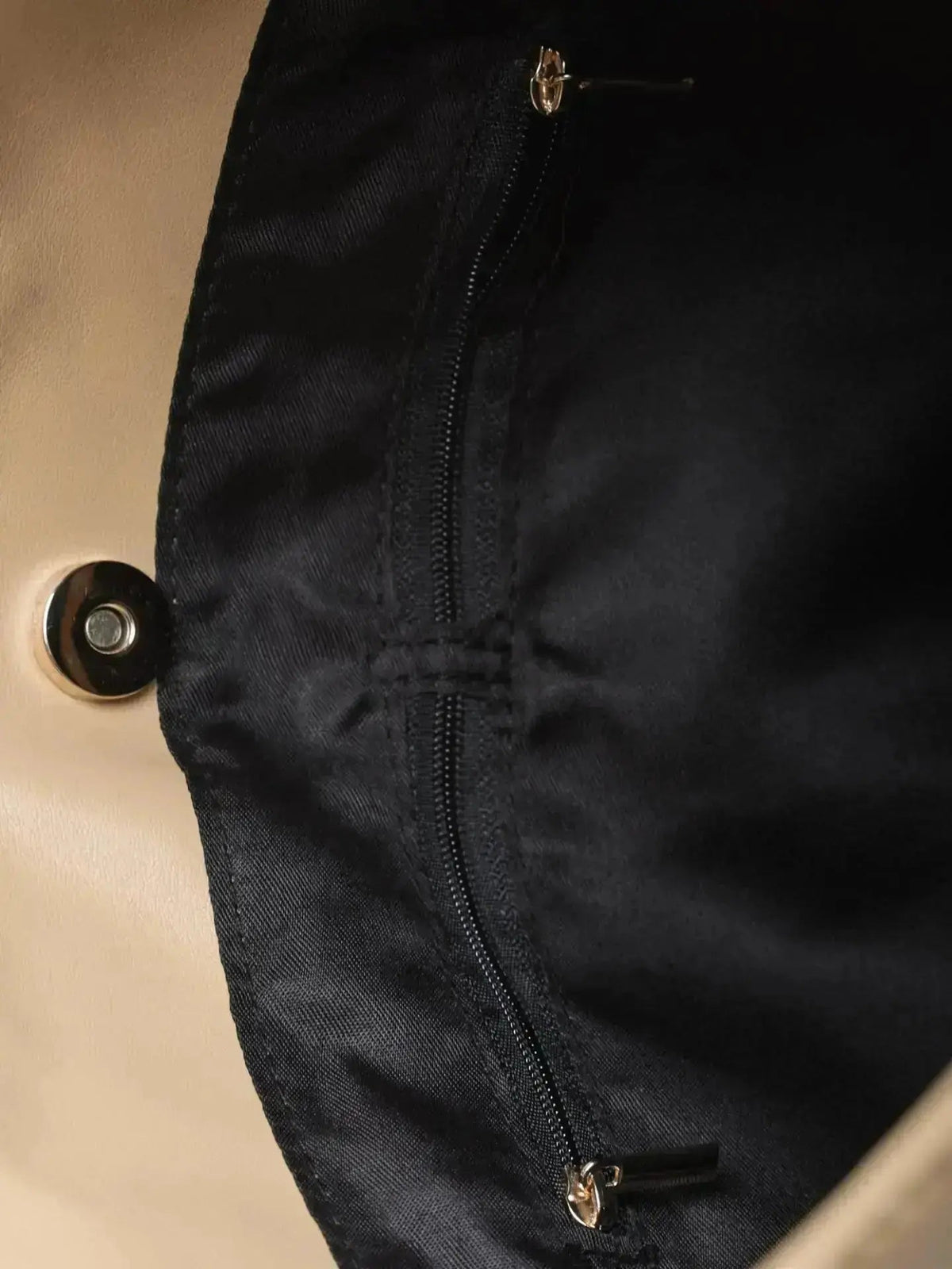 Noir Essence | Bolso de Piel Vegana Sofisticado Mujer