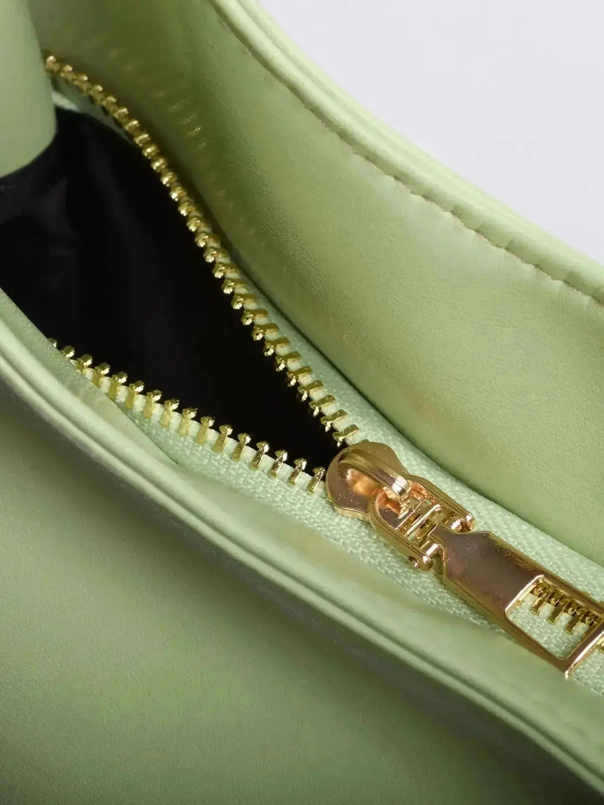 Noir Essence | Bolso de Piel Vegana Sofisticado Mujer