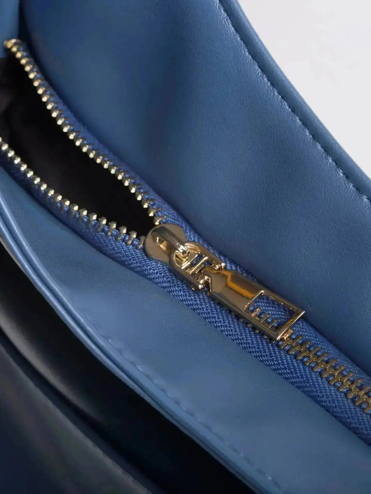 Noir Essence | Bolso de Piel Vegana Sofisticado Mujer