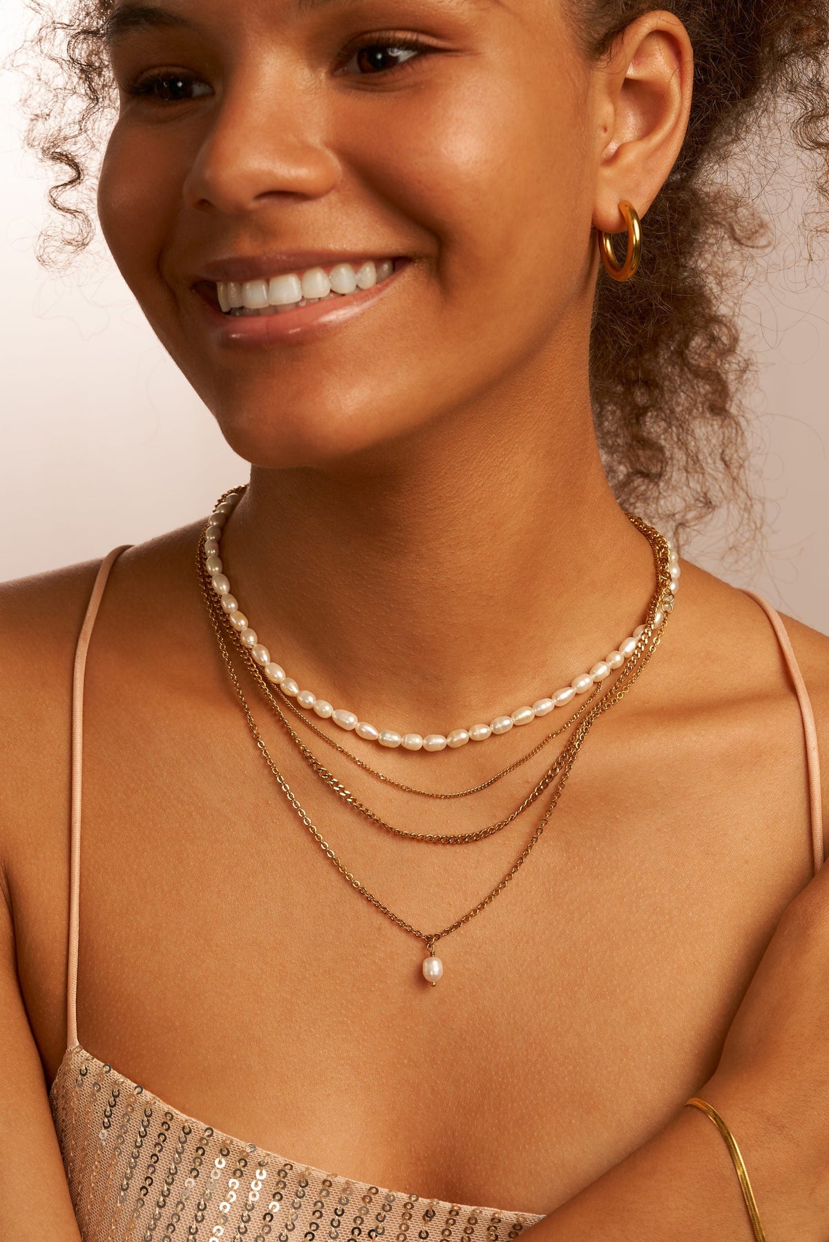 Collar Fino con Perla Colgante