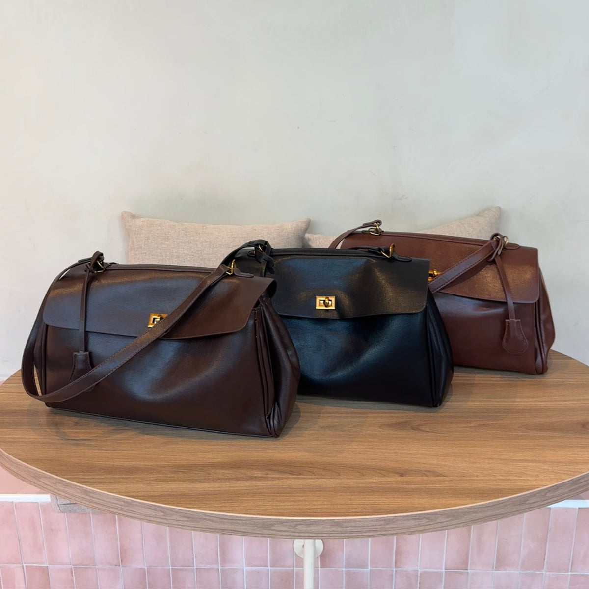 Ciara | Bolso Vintage de Cuero Vegano Negro Mujer