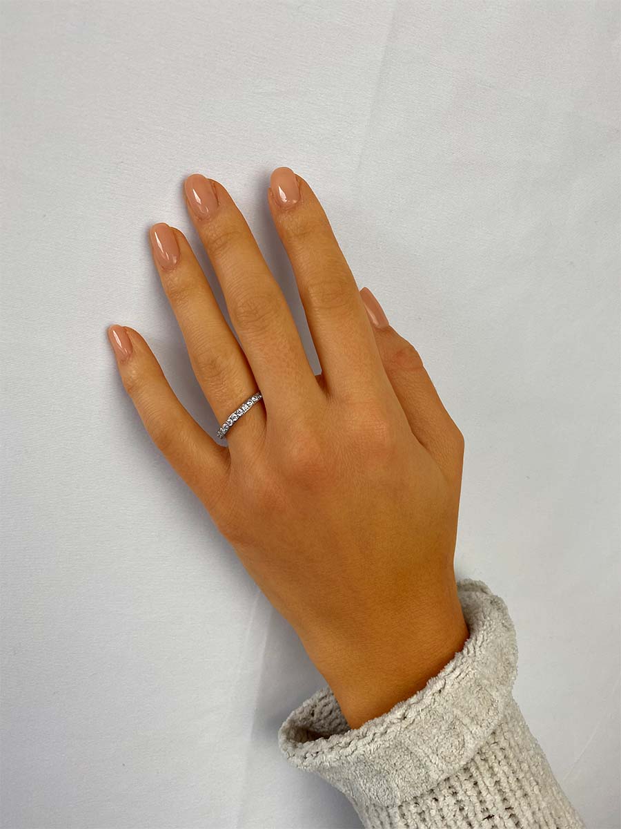 Anillo con Piedra Brillante