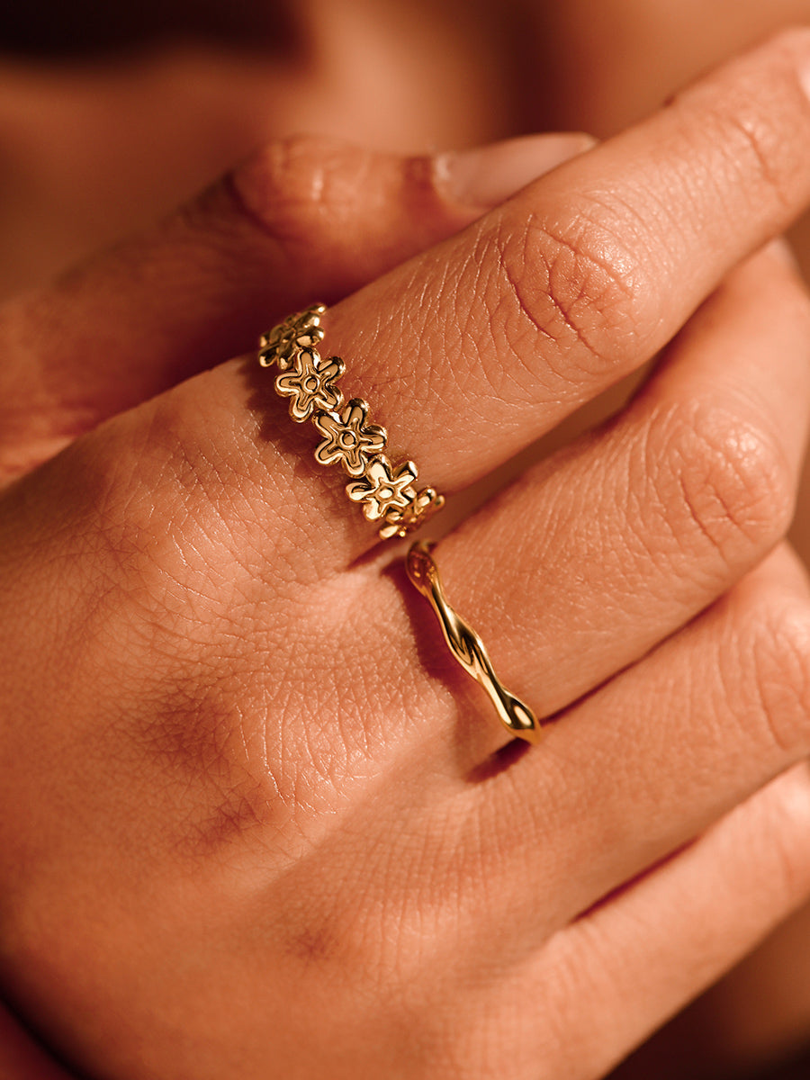 Anillo con Diseño Floral