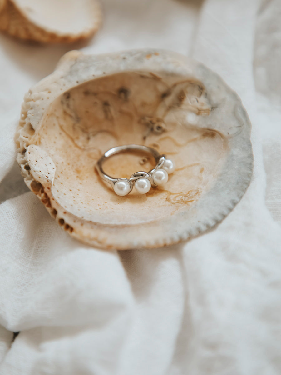 Anillo con Perla Central