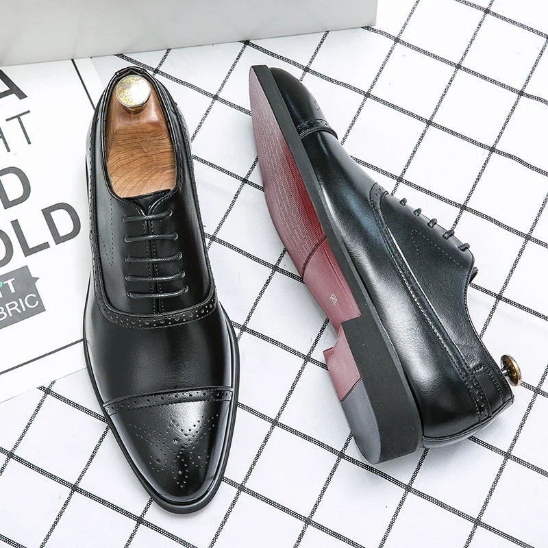 Álvaro | Zapatos Oxford Brogue de Cuero con Suela Roja para Hombre