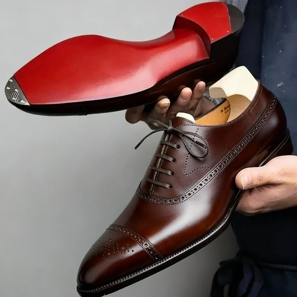 Álvaro | Zapatos Oxford Brogue de Cuero con Suela Roja para Hombre