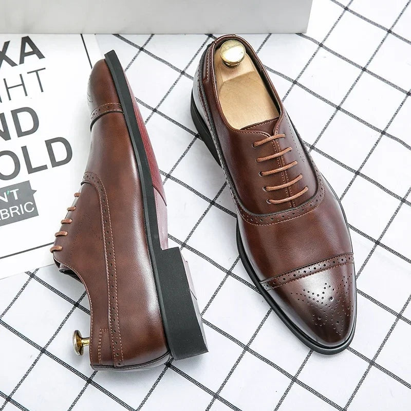 Álvaro | Zapatos Oxford Brogue de Cuero con Suela Roja para Hombre