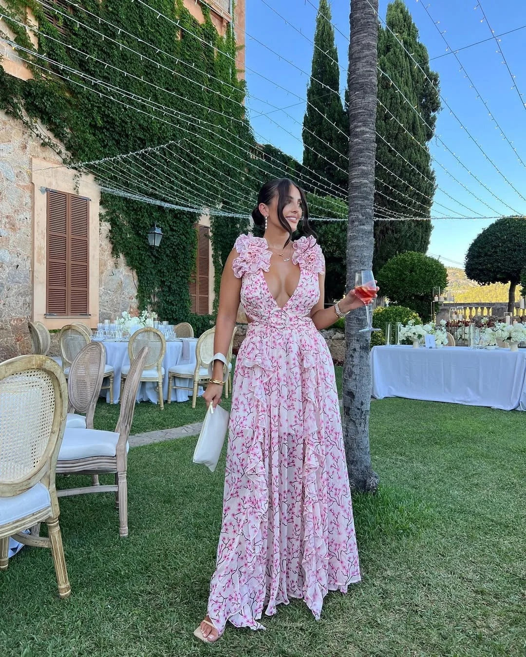 Vestido Largo de Invitada Estampado Floral con Escote V y Volantes