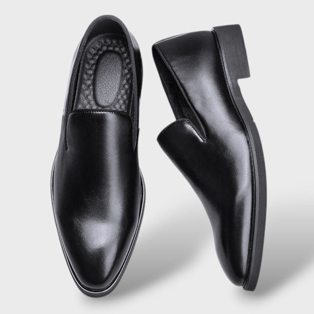 Arturo | Mocasines Negros de Cuero con Puntera Afilada para Hombre