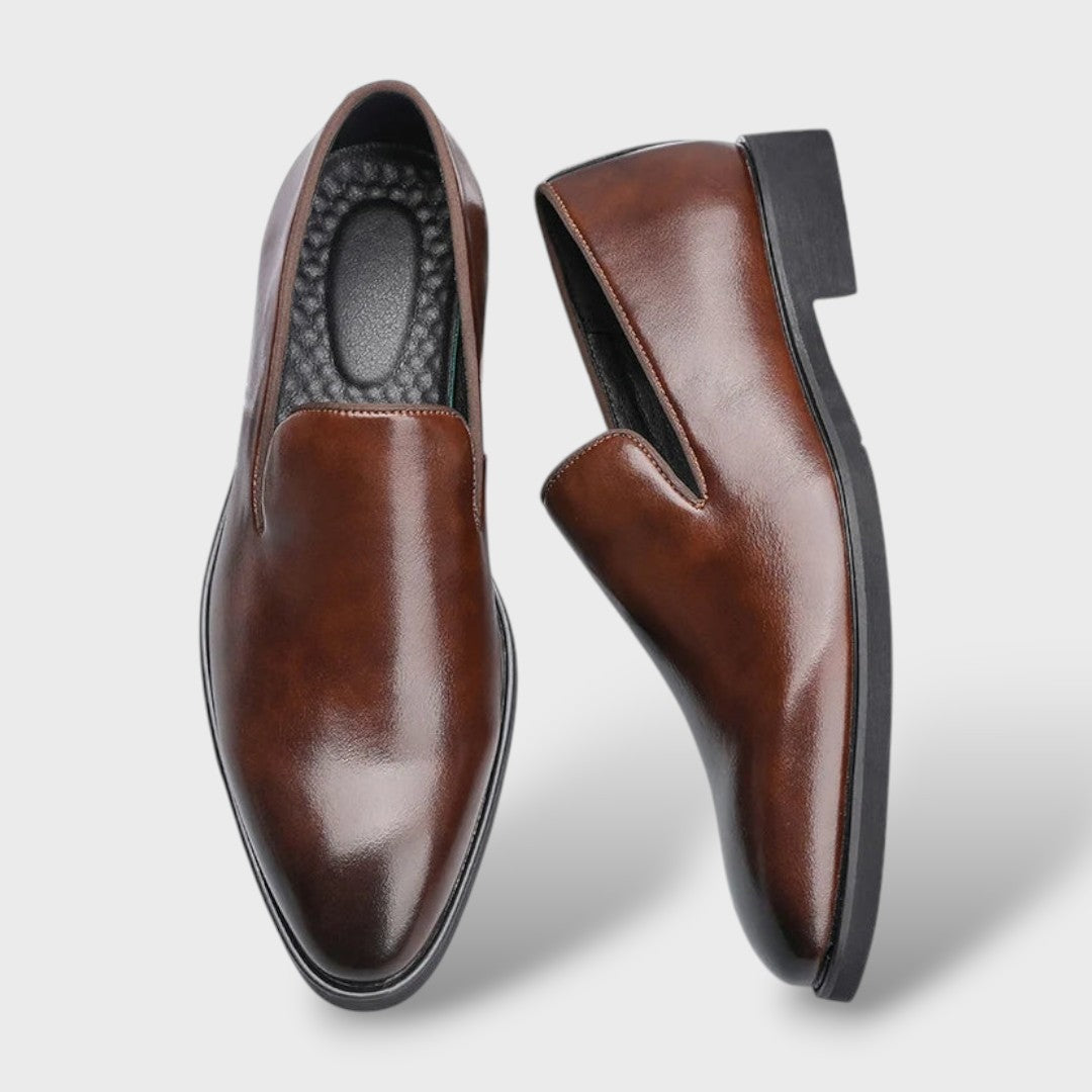 Arturo | Mocasines Negros de Cuero con Puntera Afilada para Hombre