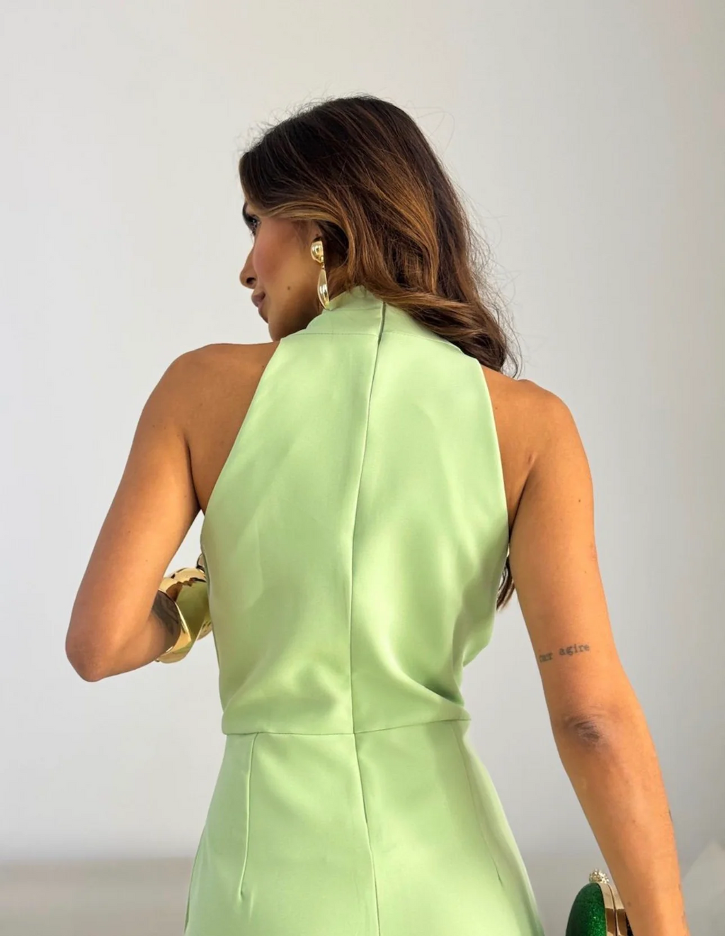 Julia | Mono Halter con Lazo y Pierna Ancha Mujer