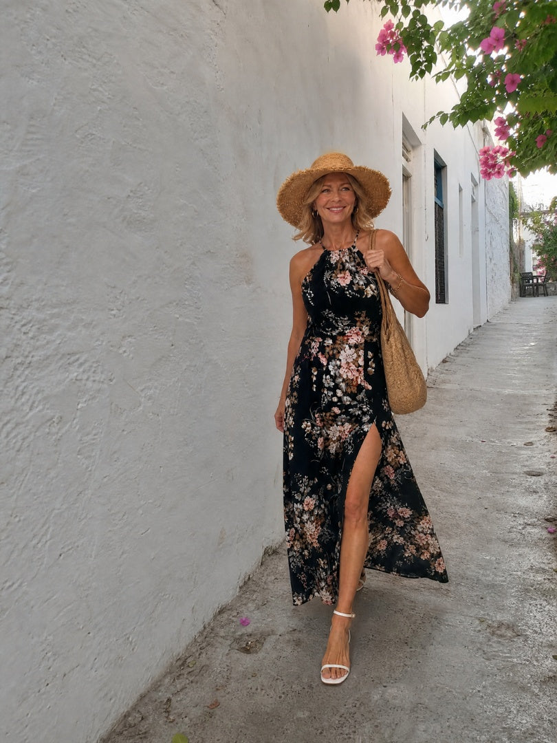 Vestido Largo Floral con Cuello Halter y Abertura Lateral