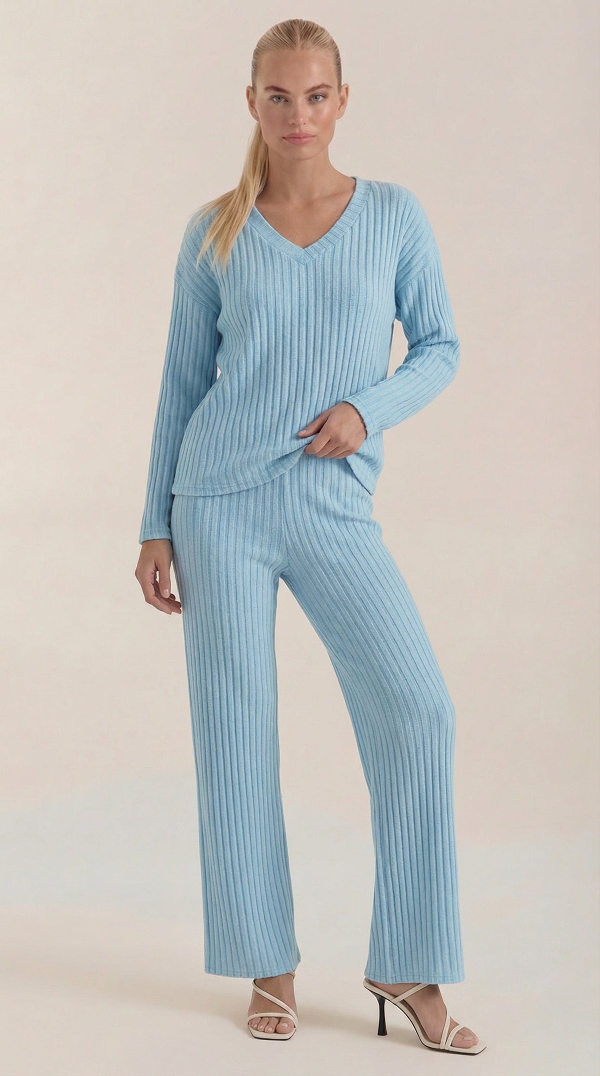 Bea | Conjunto de Punto Acanalado con Escote en V Mujer
