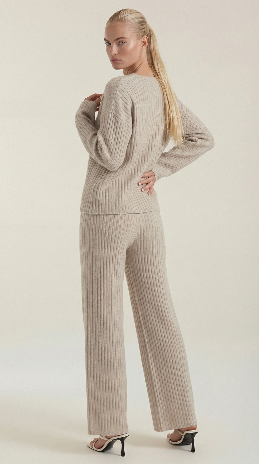 Bea | Conjunto de Punto Acanalado con Escote en V Mujer