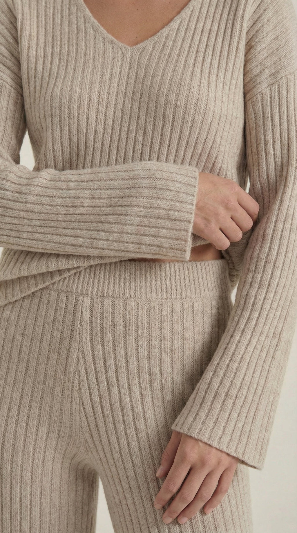 Bea | Conjunto de Punto Acanalado con Escote en V Mujer