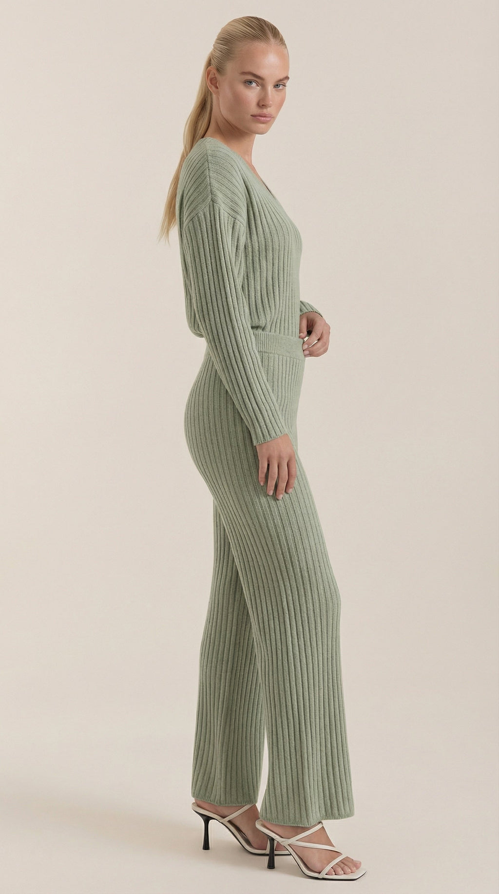 Bea | Conjunto de Punto Acanalado con Escote en V Mujer