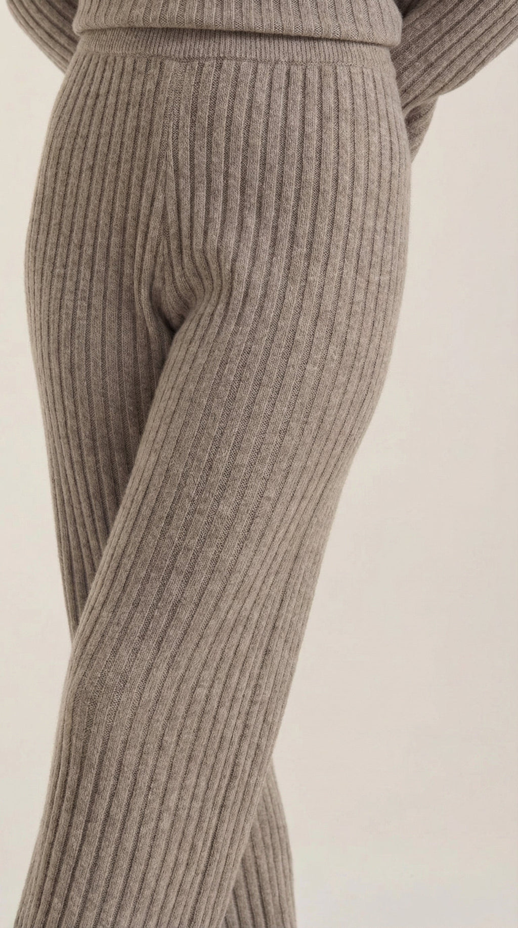 Bea | Conjunto de Punto Acanalado con Escote en V Mujer