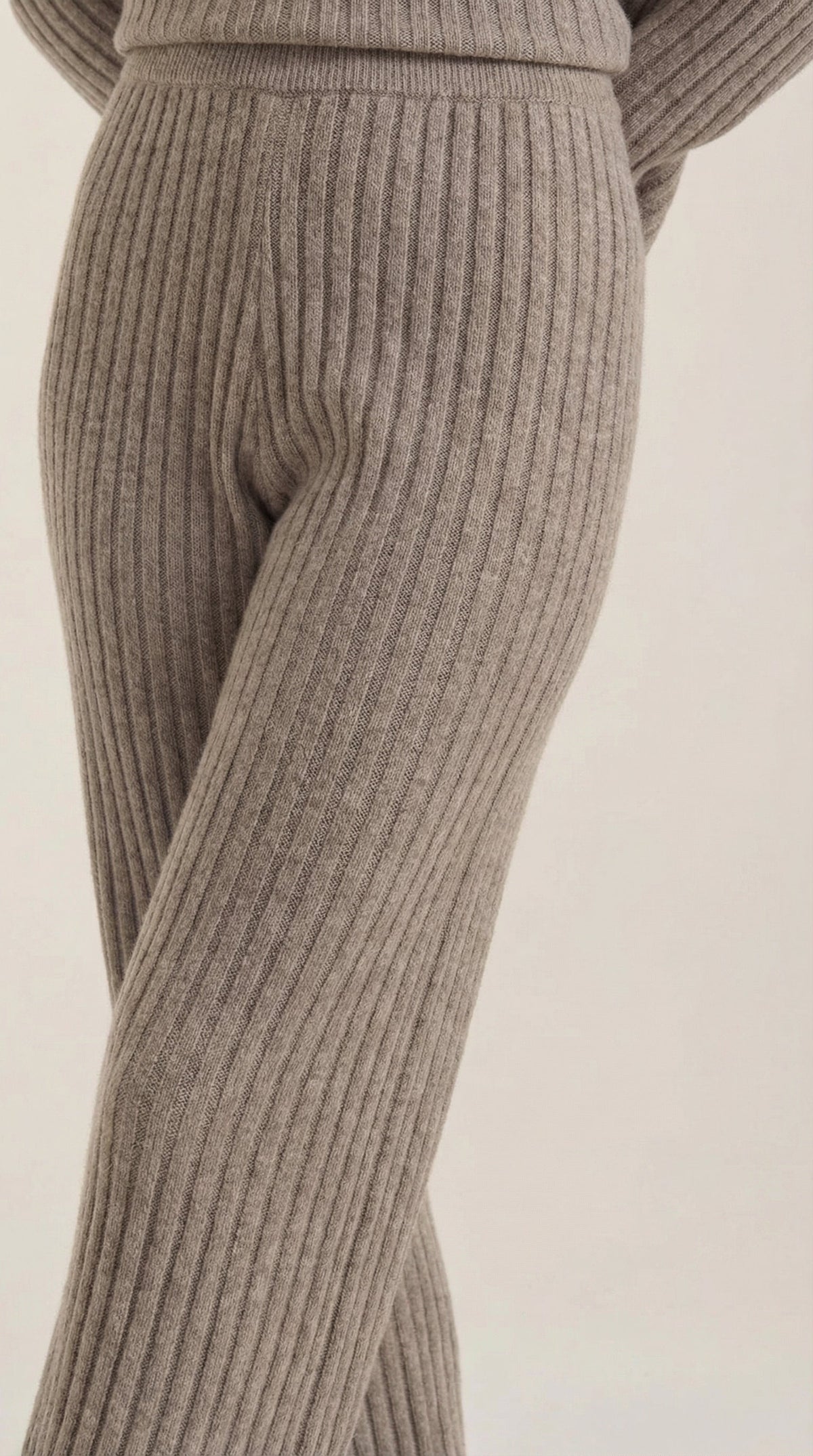 Bea | Conjunto de Punto Acanalado con Escote en V Mujer