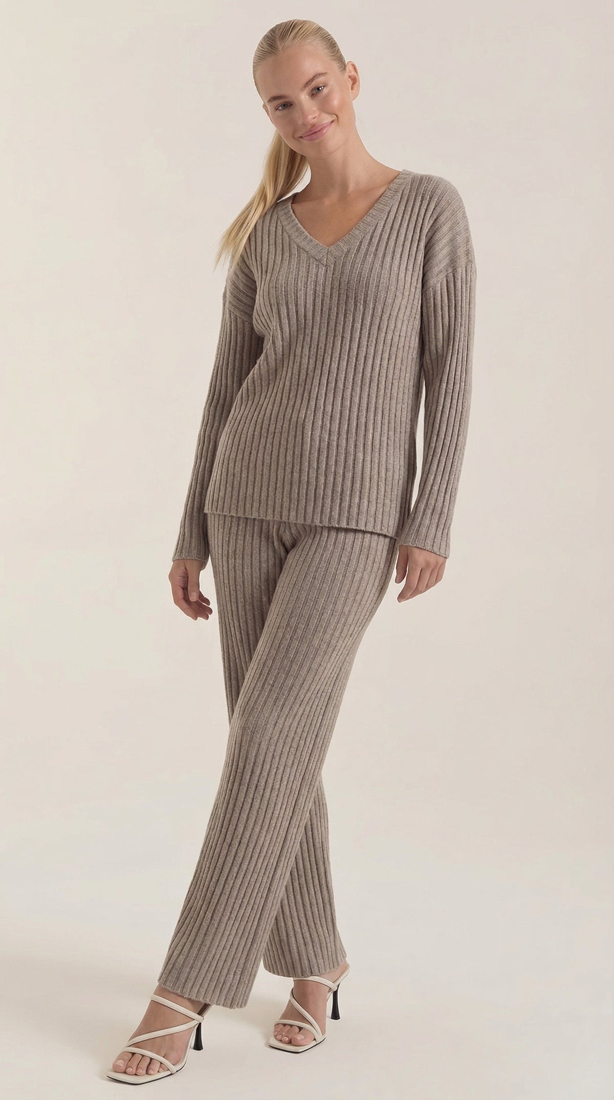 Bea | Conjunto de Punto Acanalado con Escote en V Mujer
