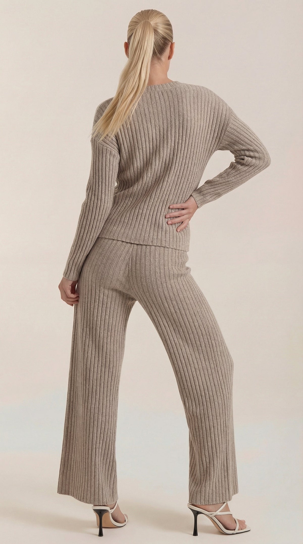 Bea | Conjunto de Punto Acanalado con Escote en V Mujer
