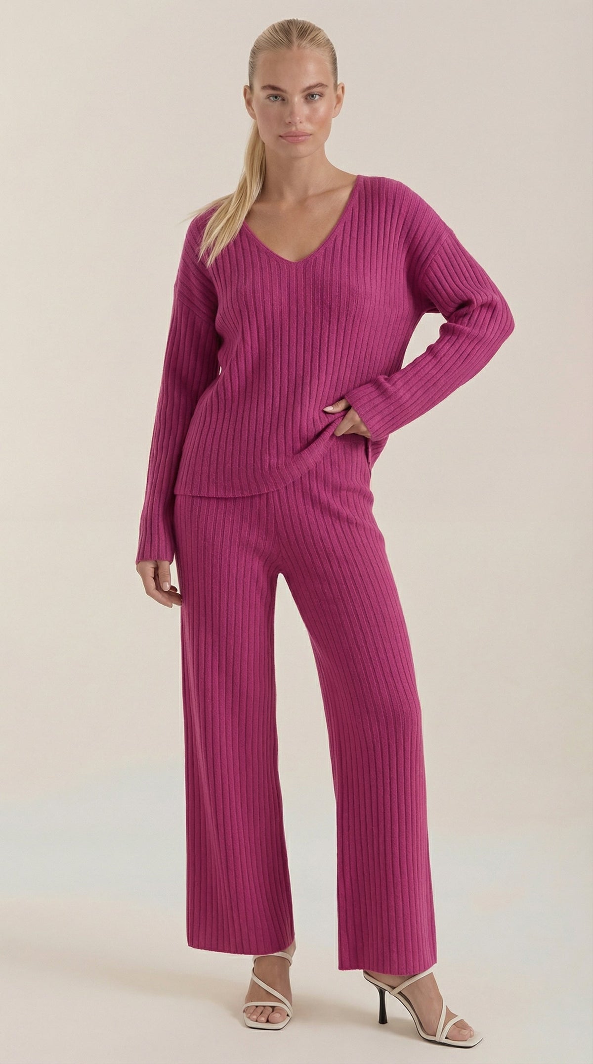 Bea | Conjunto de Punto Acanalado con Escote en V Mujer