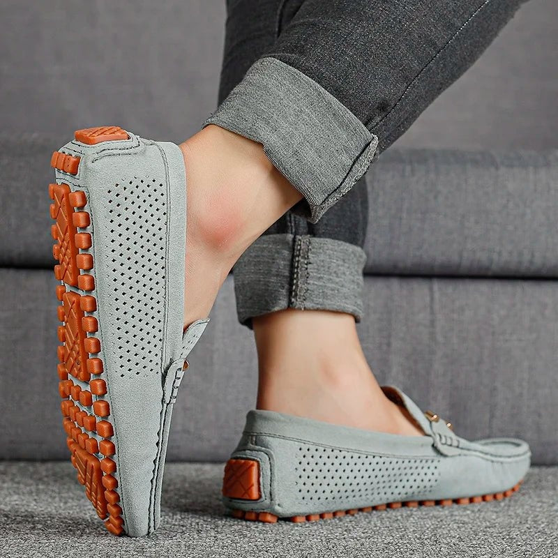 Rubén | Mocasines de Ante Perforado sin Cordones para Hombre